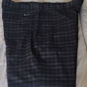 Mens Nike golf shorts size 38